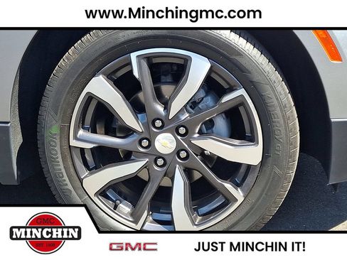 Used 2023 Chevrolet Equinox Premier AWD/4WD image 8