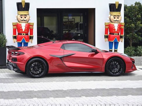 Used 2025 Chevrolet Corvette Z06 w/ Battery Protection Package image 5