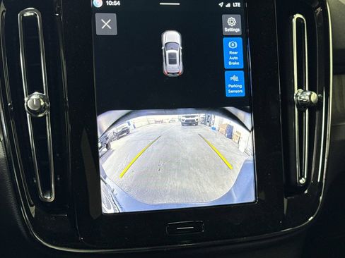 Used 2026 Volvo XC40 B5 Plus w/ Protection Package Premier AWD/4WD image 23