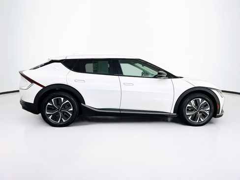 Used 2024 Kia EV6 Light AWD/4WD image 10