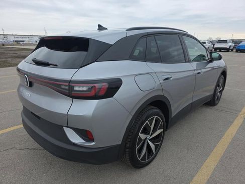 Used 2024 Volkswagen ID.4 Pro S image 2