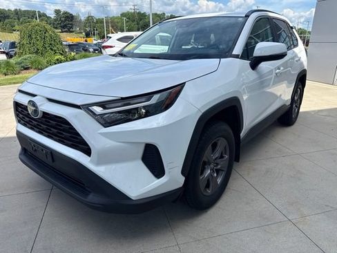 Used 2024 Toyota RAV4 XLE w/ Convenience Package AWD/4WD image 3