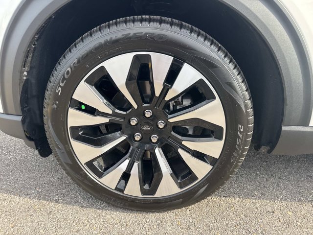 New 2026 Ford Explorer Platinum RWD image 9