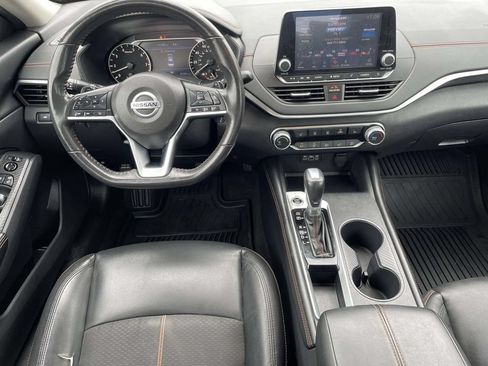 Used 2022 Nissan Altima 2.5 SR w/ Midnight Edition Package FWD image 10