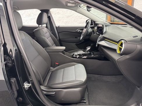 Used 2024 Chevrolet Trax LT w/ Driver Confidence Package image 48