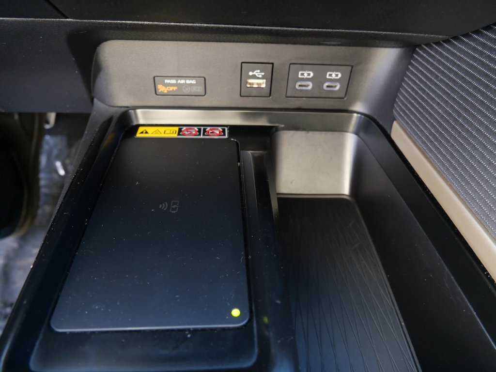 Certified 2025 Toyota Camry SE FWD image 22
