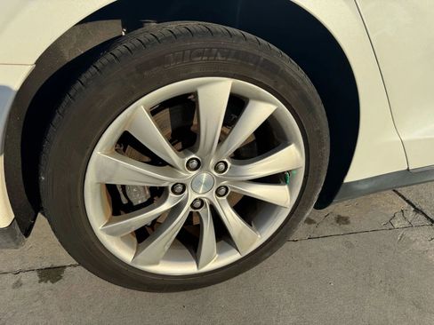 Used 2013 Tesla Model S image 23