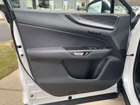 Certified 2025 Lexus NX 250 FWD w/ Towing Package (2000 Lbs) image 14