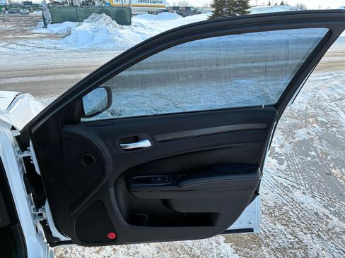 Used 2013 Chrysler 300 S image 31