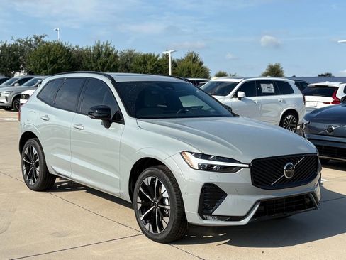 New 2026 Volvo XC60 B5 Plus w/ Protection Package Premier image 4