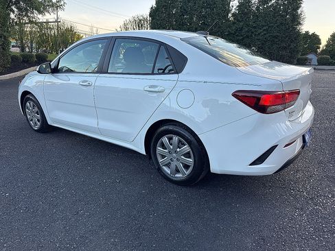 Used 2022 Kia Rio LX FWD image 2