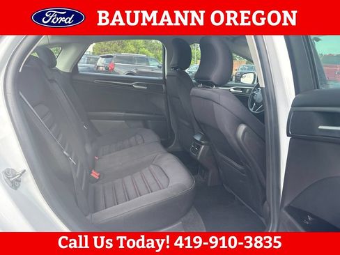 Used 2016 Ford Fusion SE FWD image 11