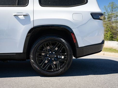 New 2026 Jeep Grand Wagoneer Limited AWD/4WD image 6