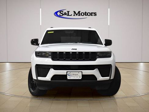 New 2026 Jeep Grand Cherokee Altitude AWD/4WD image 5
