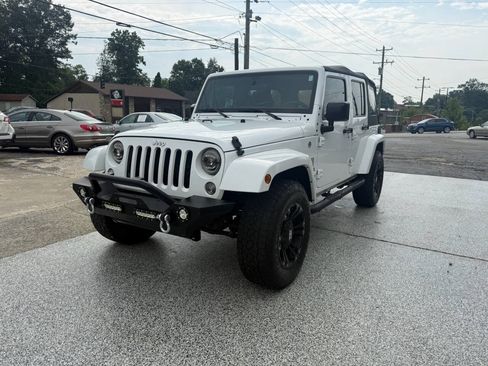 Used 2017 Jeep Wrangler Unlimited Sport w/ Connectivity Group AWD/4WD image 6