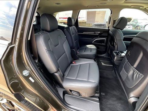 Used 2025 Kia Telluride S AWD/4WD image 27