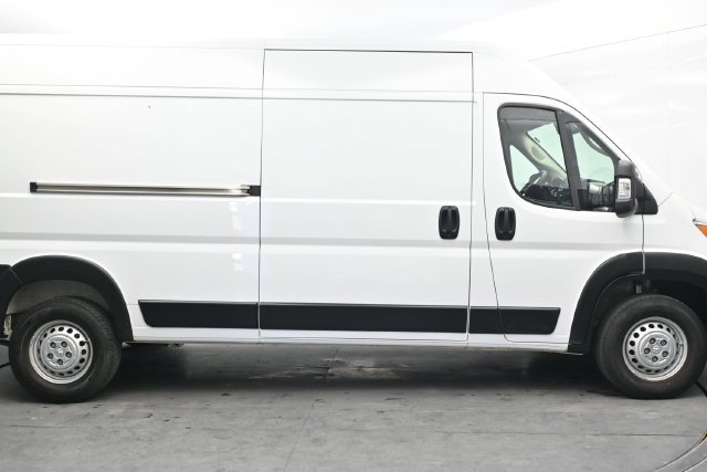 Used 2026 RAM ProMaster 2500 w/ Convenience Group FWD image 9
