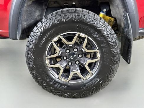 Used 2024 Chevrolet Colorado ZR2 w/ ZR2 Convenience Package III AWD/4WD image 30