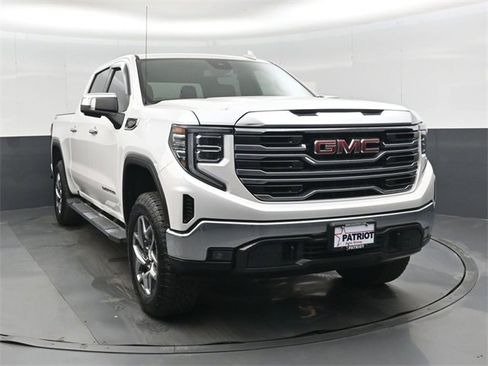 Used 2023 GMC Sierra 1500 SLT image 10