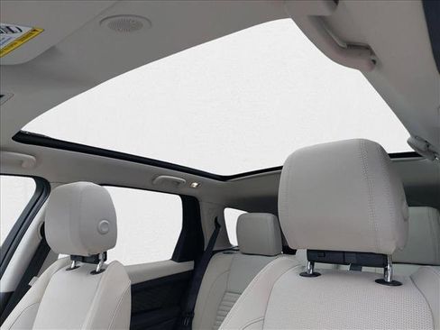 New 2025 Land Rover Discovery Sport S image 29