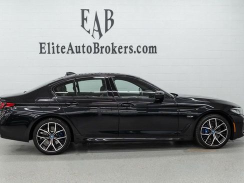 Used 2023 BMW 530e xDrive w/ Executive Package image 5