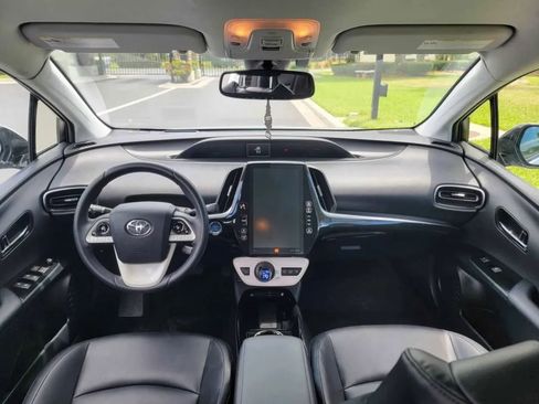 Used 2018 Toyota Prius Prime Plus image 5