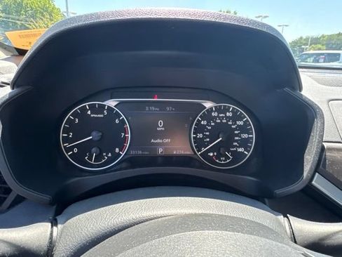 Used 2025 Nissan Altima 2.5 SV FWD image 14