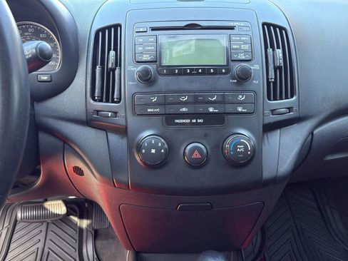 Used 2012 Hyundai Elantra GLS image 14