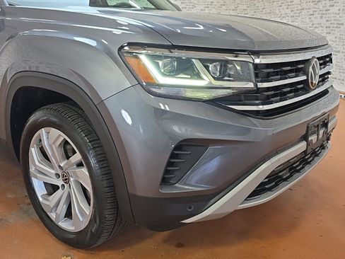 Used 2022 Volkswagen Atlas SE w/ Panoramic Sunroof Package image 11