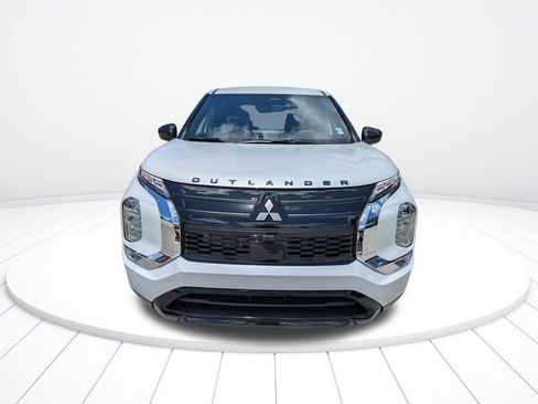 New 2026 Mitsubishi Outlander LE FWD image 9