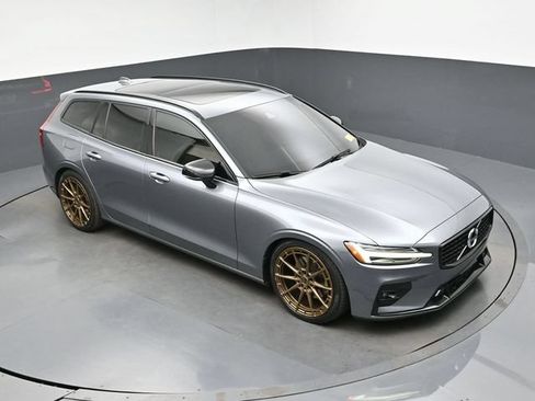 Used 2021 Volvo V60 T6 R-Design w/ Advanced Package FWD image 18