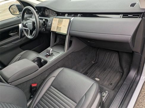 Used 2025 Land Rover Discovery Sport S image 19