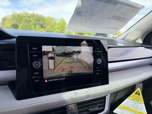 New 2026 Volkswagen Taos SEL AWD/4WD image 25