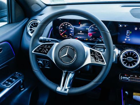 New 2026 Mercedes-Benz GLB 250 4MATIC image 13
