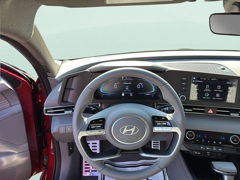 Used 2025 Hyundai Elantra Sport FWD image 19