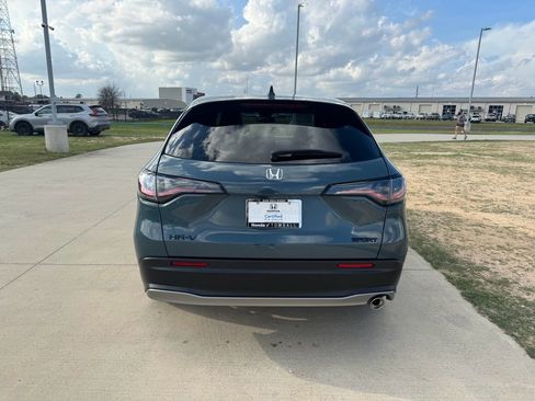 Certified 2026 Honda HR-V Sport image 7