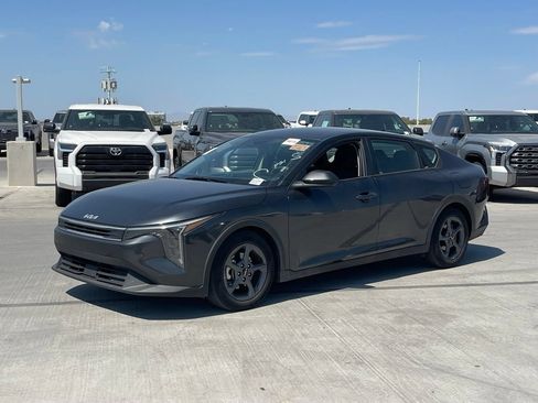 Used 2025 Kia K4 FWD image 6