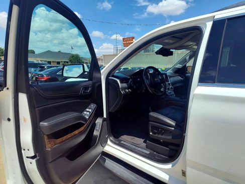 Used 2020 Chevrolet Suburban LT image 10