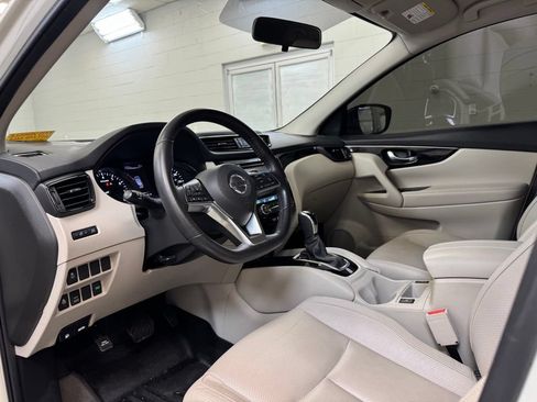 Used 2017 Nissan Rogue Sport SL AWD/4WD image 13