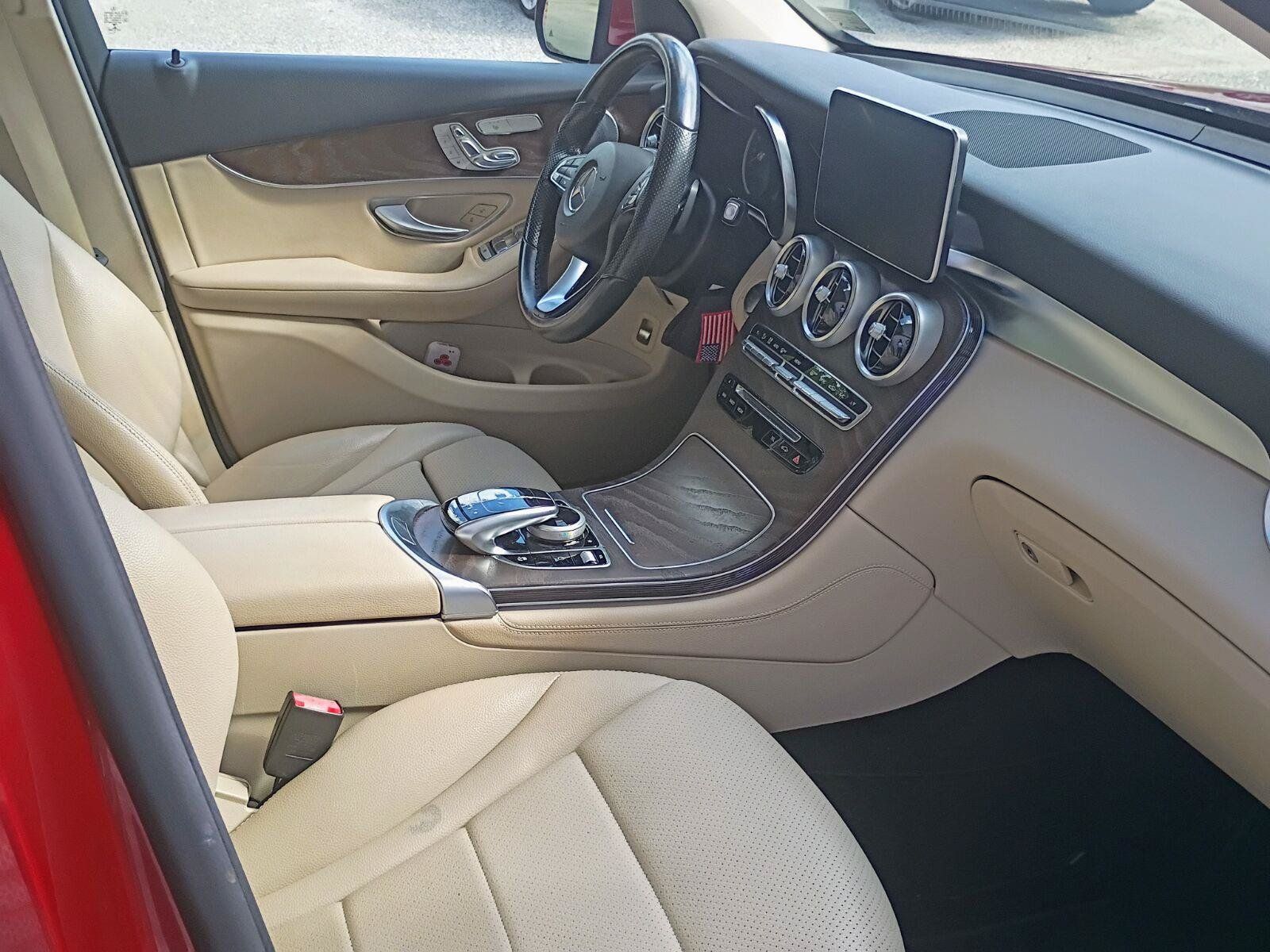 Used 2018 Mercedes-Benz GLC 300 4MATIC image 5