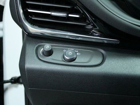 Used 2025 Buick Envista Avenir FWD image 13