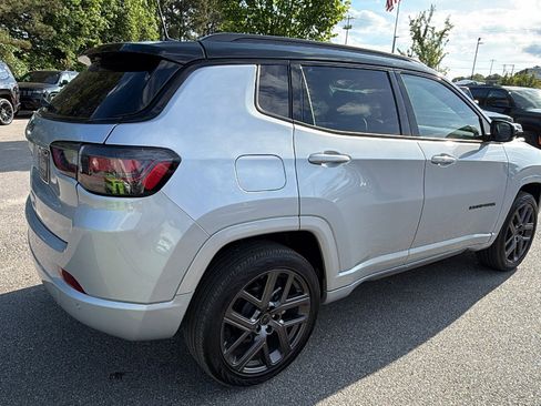 Used 2025 Jeep Compass Limited w/ High Altitude Package AWD/4WD image 8