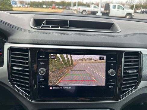 Used 2021 Volkswagen Atlas SEL Premium image 18