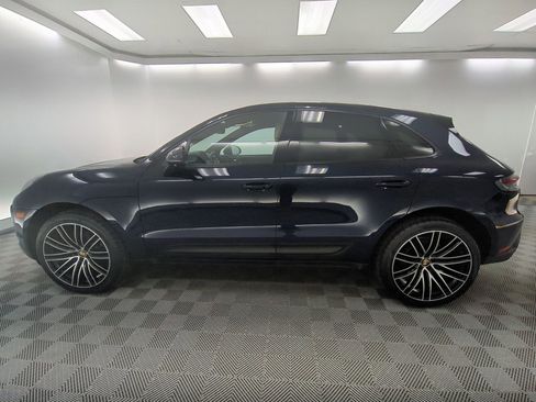 Used 2023 Porsche Macan Turbo image 2