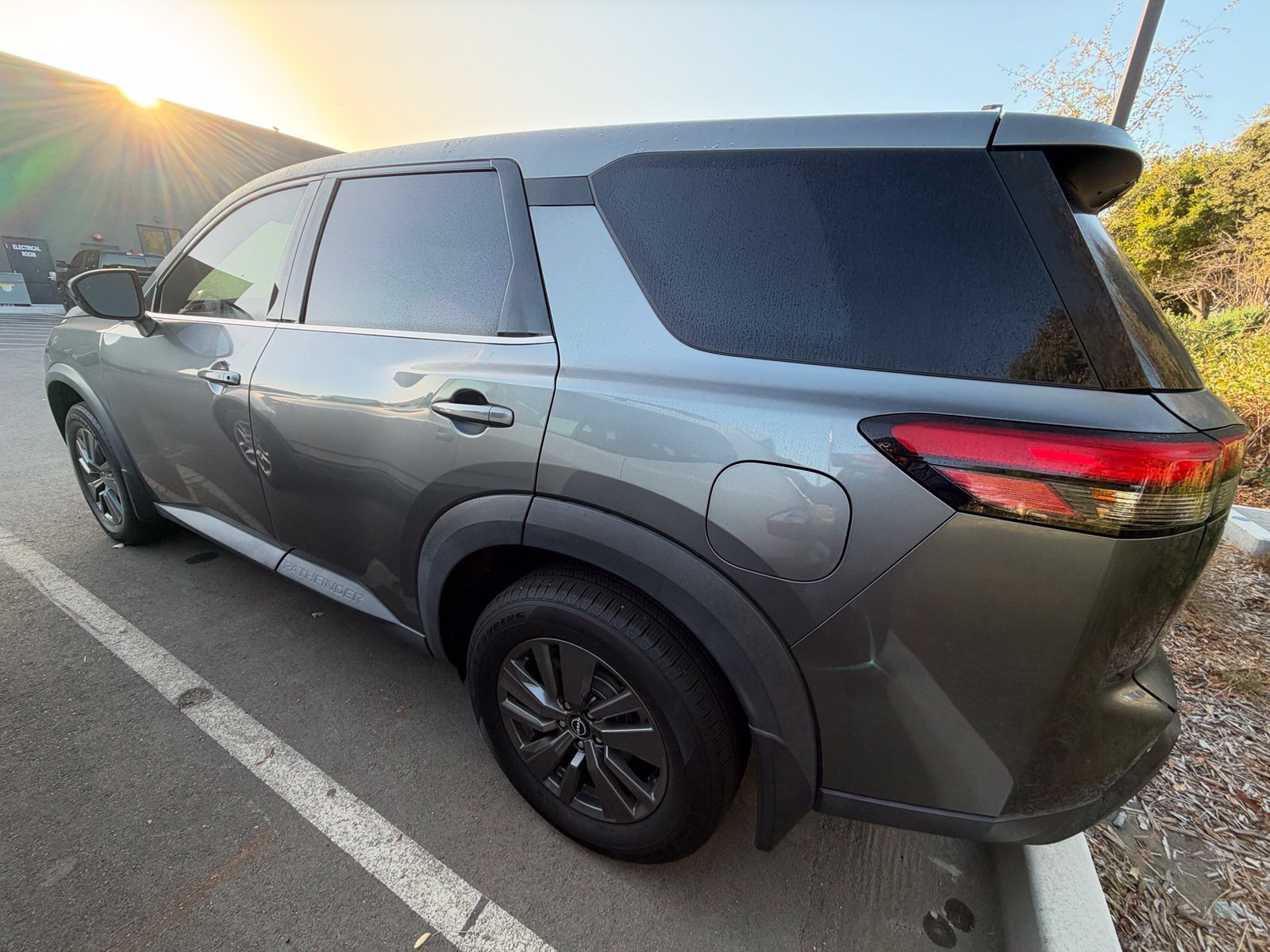 Used 2024 Nissan Pathfinder S FWD image 3