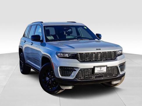 New 2025 Jeep Grand Cherokee Altitude image 2