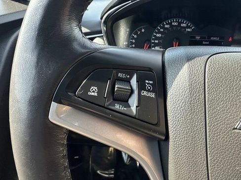 Used 2022 Chevrolet Trax LT w/ Driver Confidence Package image 31