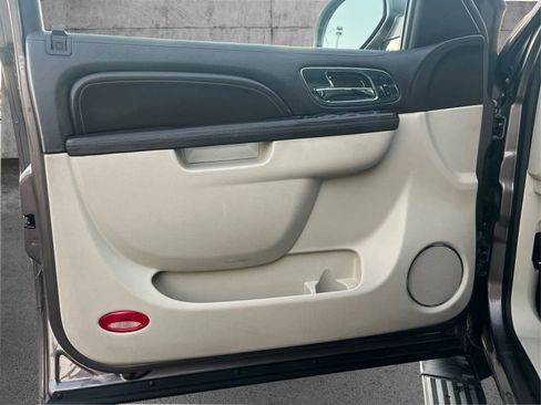 Used 2014 Cadillac Escalade Platinum image 20