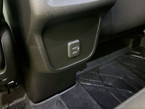 Used 2021 Chevrolet Equinox LT FWD image 29