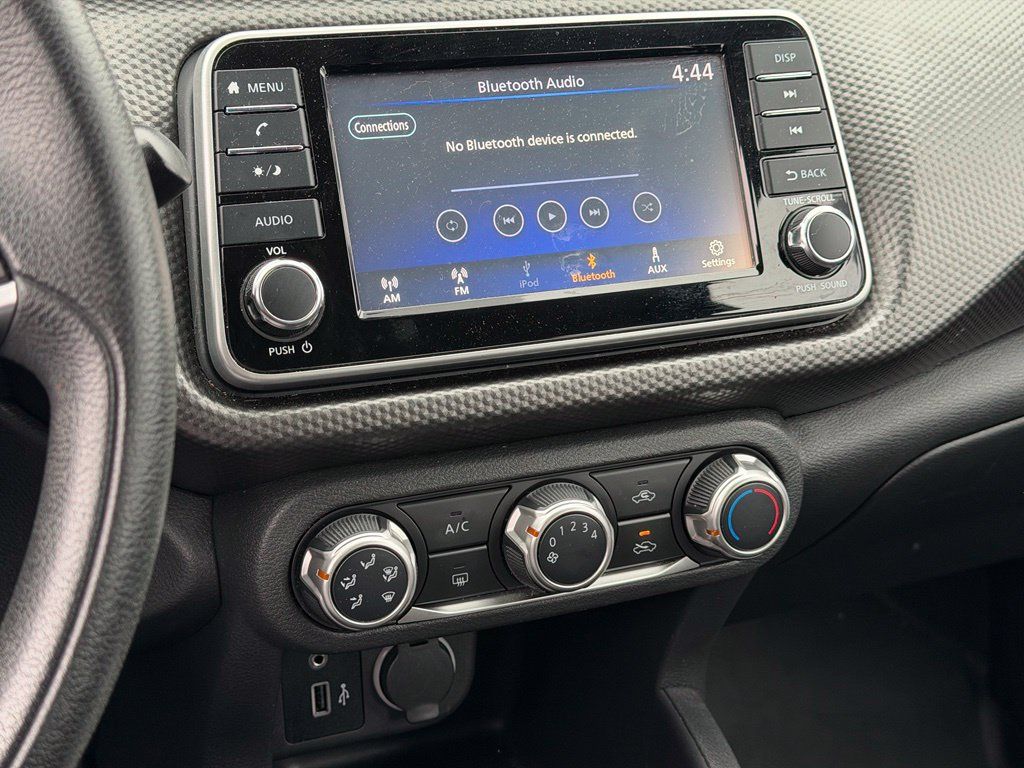 Used 2020 Nissan Kicks S FWD image 15